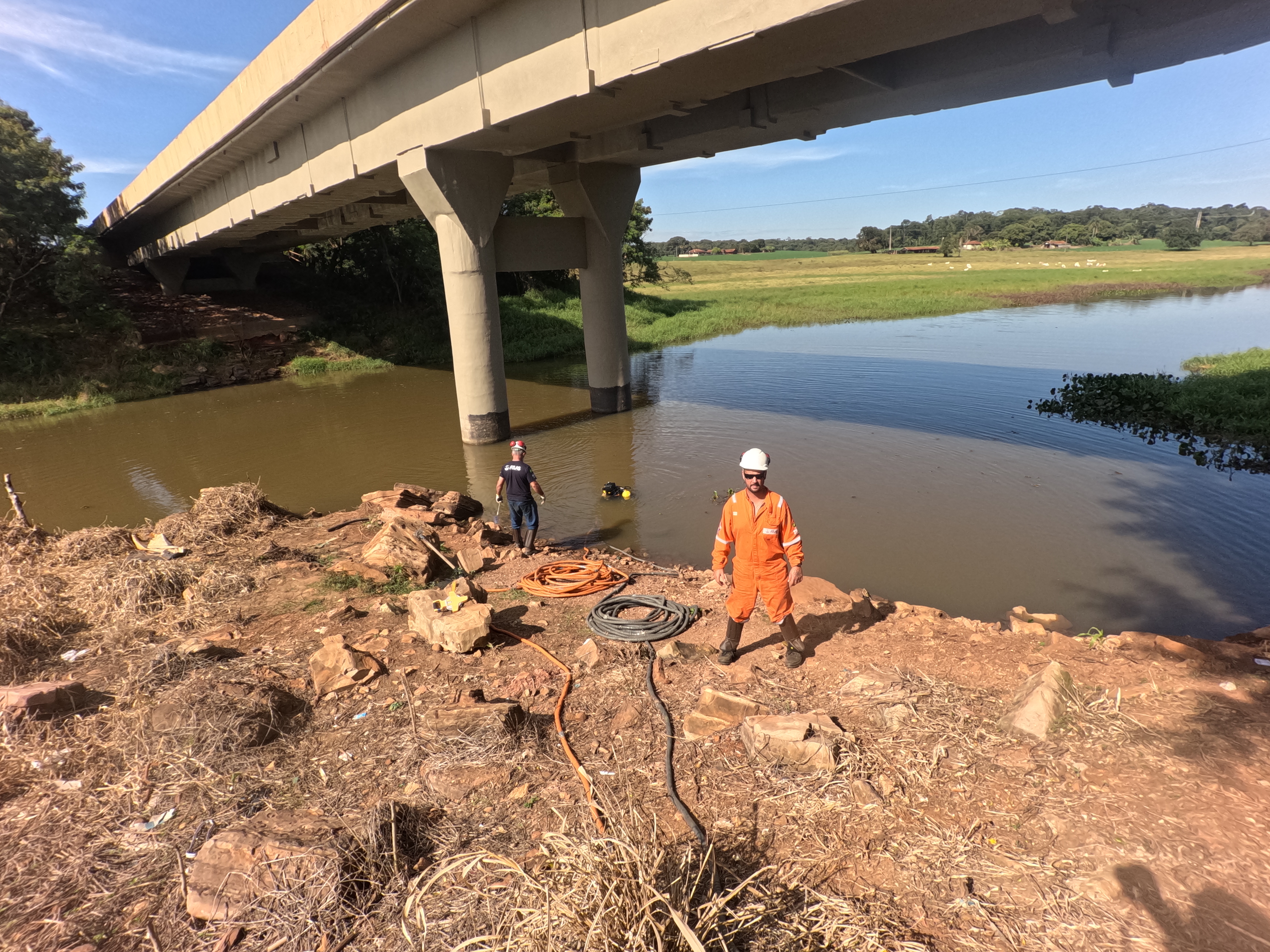 Atlas team carrying out structural rehabilitation work.